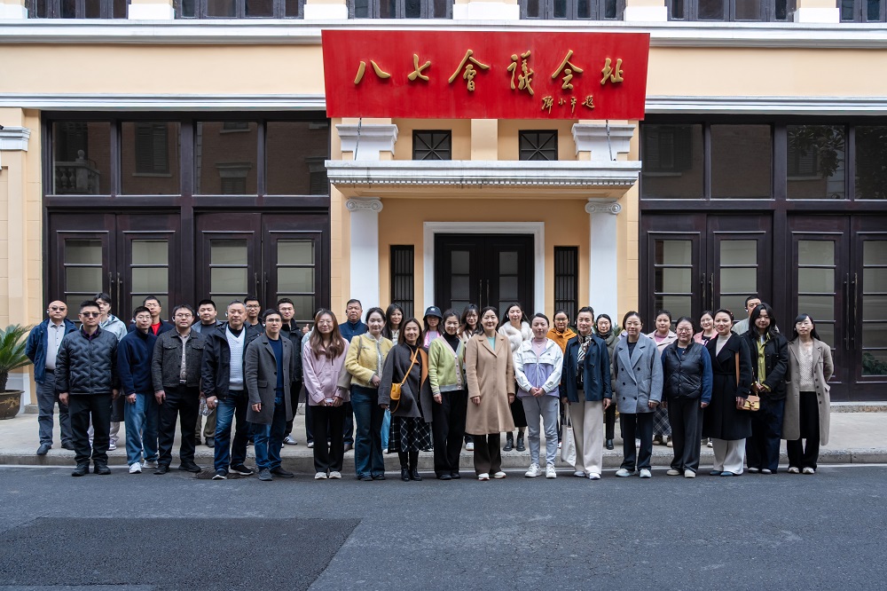 走读百年风貌 服务中心大局 —— 江岸区检察院开展区情区貌实地学习活动